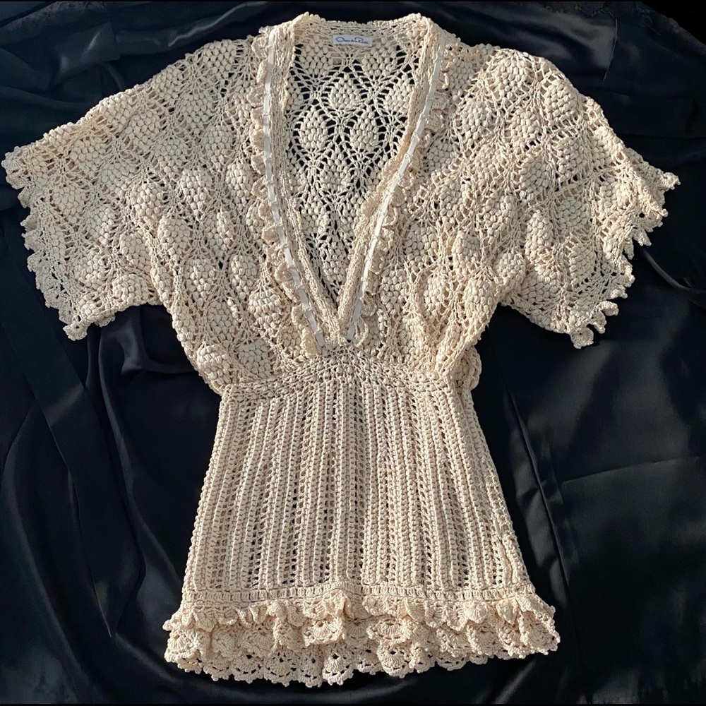 Gorgeous Oscar de La Renta open knit Blouse Top